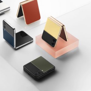 Galeri Eksklusif Galaxy Z Flip4 Bespoke Edition yang Personalisasi