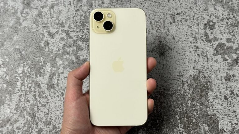 Review iPhone 15 Plus 6GB/256GB Yellow: Smartphone Modern dan Elegan