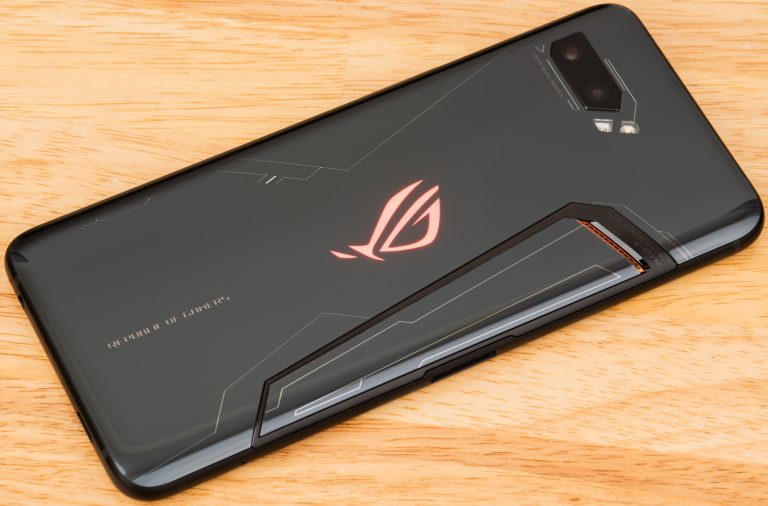 ASus ROG Phone II: Smartphone Gaming Berkinerja Tinggi